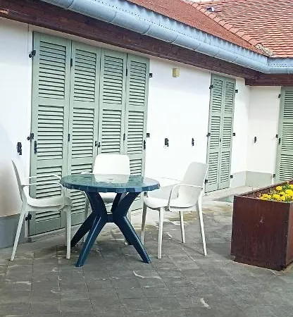 Terrace Escape With Jacuzzi Apartment