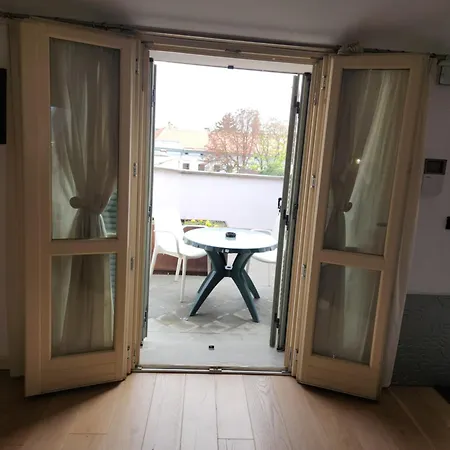 Terrace Escape With Jacuzzi Apartment *