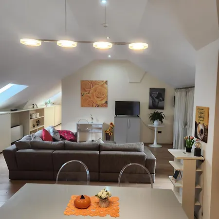 Apartment Terrace Escape With Jacuzzi